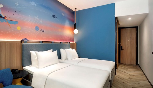 Superior Twin Room, City View