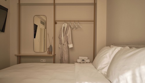 One Bedroom King Suite