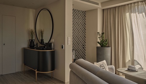 Deluxe King Suite