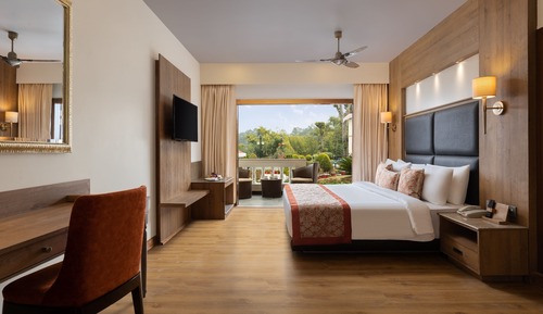 Suite, 1 King Bed (Garden View Suite)