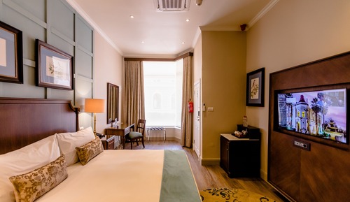 Luxury Suite