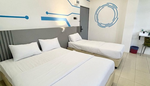 Panoramic Studio Suite, Ensuite, City View