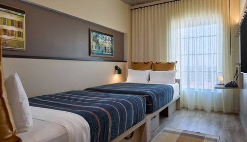 Room, 2 Queen Beds, Non Smoking (Mobility/Hearing Access, Roll-in Shwr)