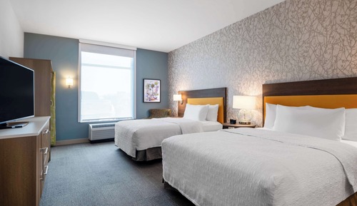 Suite, 2 Queen Beds, Accessible (Roll-In Shower)