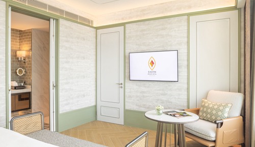 One Bedroom Suite with Lounge Access