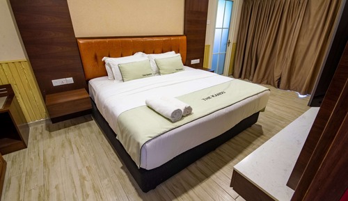 Deluxe Room, 1 King Bed