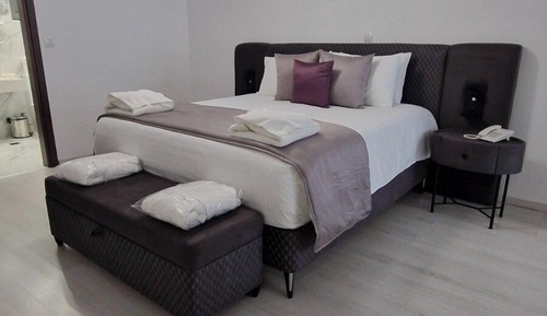 Junior Studio Suite