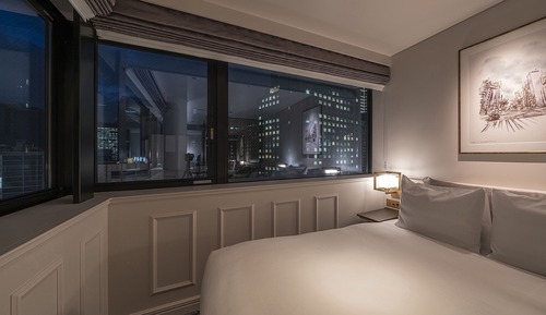 Deluxe Queen Room with Train View, Non Smoking