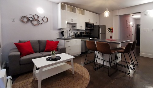 Suite, 3 Bedrooms, Kitchen