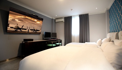 Premium Twin Room