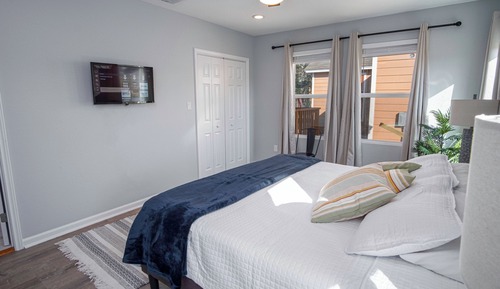 House (4 Bedrooms)