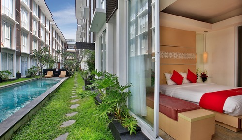 Deluxe Room, Pool Access