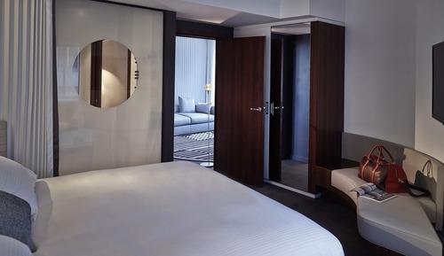 Suite, 1 Queen Bed (Lounge Area. Paris view)