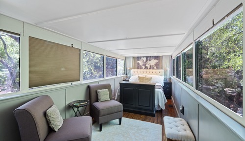 Premium Villa, Private Bathroom, Courtyard View ("Aspen")