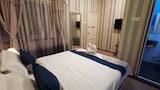 Deluxe Room, 1 Queen Bed