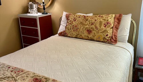Seven Sisters Room