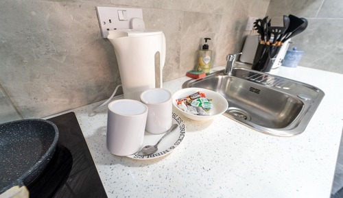 Signature Studio, Ensuite (Studio 12)