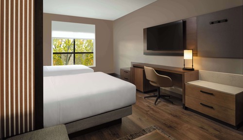 Room (2 Queen & 1 SofaBed, Roll-In Shower)