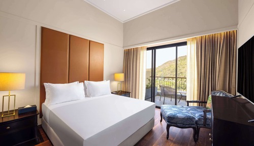 Room (Suite)