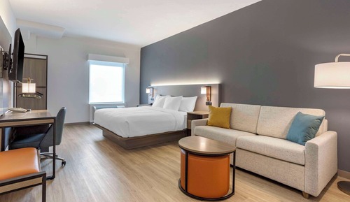 Studio Suite, 1 King Bed with Sofa bed, Non Smoking