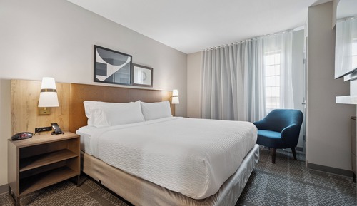 Suite, 2 Queen Beds, Accessible Bathtub (Communications Accessible)