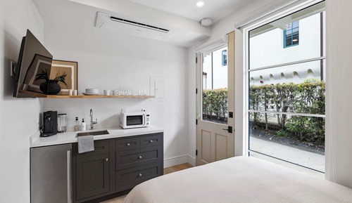 Premium Studio, 1 Queen Bed, Kitchenette