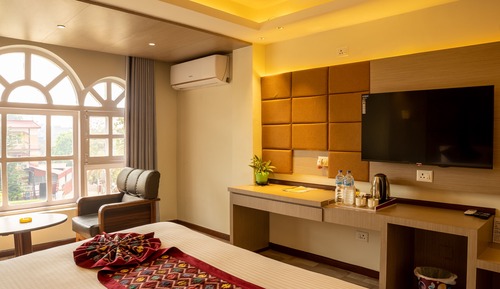 Semi Suite