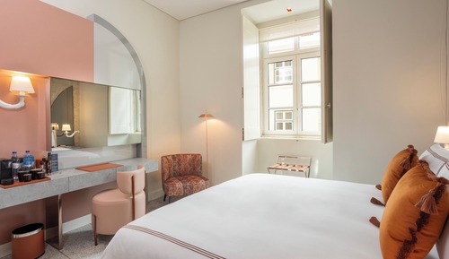 Deluxe Room, 1 King Bed