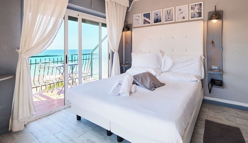 Deluxe Room, Sea View
