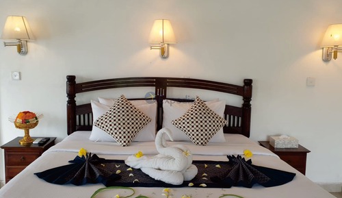 Signature Suite