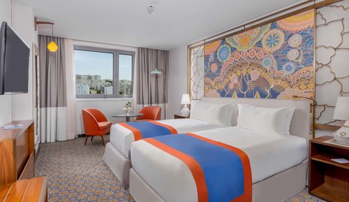 Classic Room, 2 Twin Beds, City View