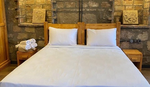 Deluxe Triple Room, 1 Queen Bed with Sofa bed, Fireplace, Garden View
