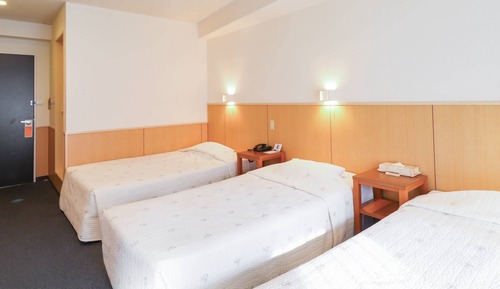 Triple Room, Smoking