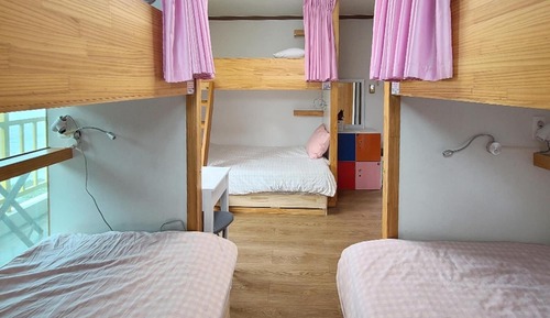 Room (Ocean View Unshared House For 3-6 peo)