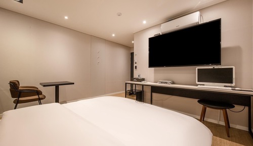 Room (Check-in at 16:00 pm (4 hours of exte)