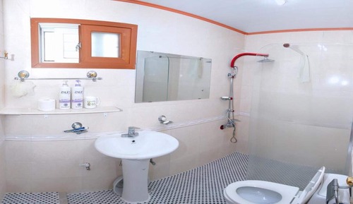 Basic Room, 1 Bedroom (B-4)