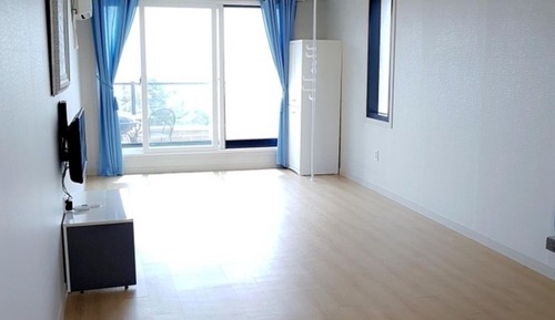 Room (Room 103 (Ondol))