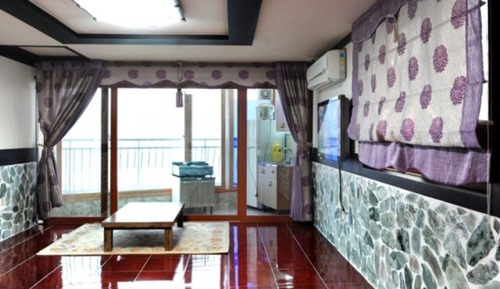 Room (Honggara Mountain)