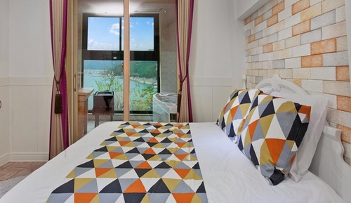 Room (Suite No 202 )