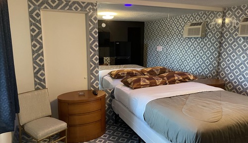 Economy Room, 1 Queen Bed