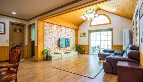 Room (Unshared House)