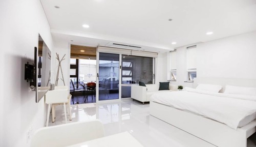 Room (202 (spa))