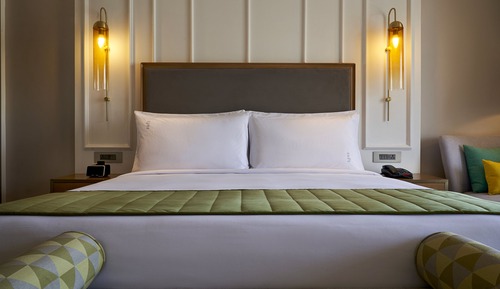 Standard Room, 1 King Bed, Balcony, Pool View