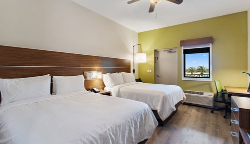 Standard Room, 2 Queen Beds, Balcony