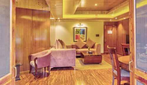 Walnut Suite