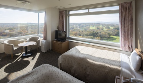 Corner Twin Room, Non Smoking (Please book as an adult if your child needs a bed)