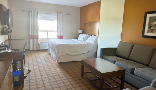 Suite, 1 King Bed with Sofa bed, Corner