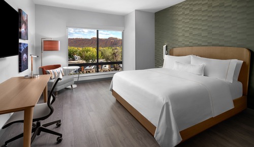 Standard Room, 1 King Bed