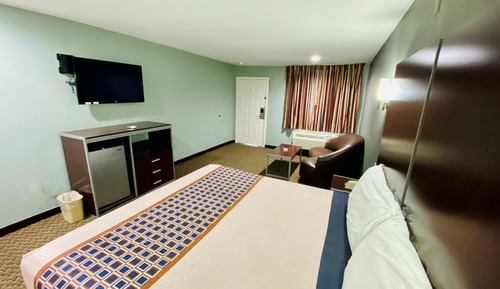 Room, 1 King Bed, Non Smoking