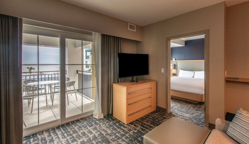 Suite, 1 Bedroom, Oceanfront (Mobility Accessible, Roll-In Shower)